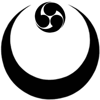 真向き月に三つ巴