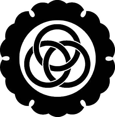 外雪輪に三つ輪違い