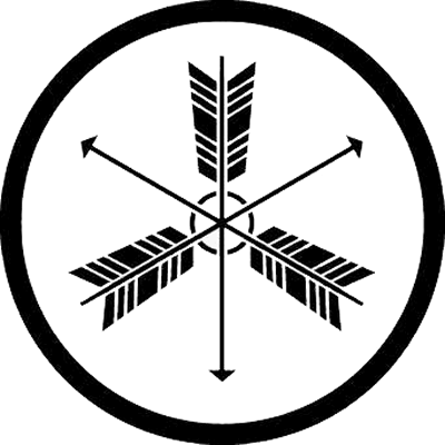 糸輪に矢尻付き三本違い矢