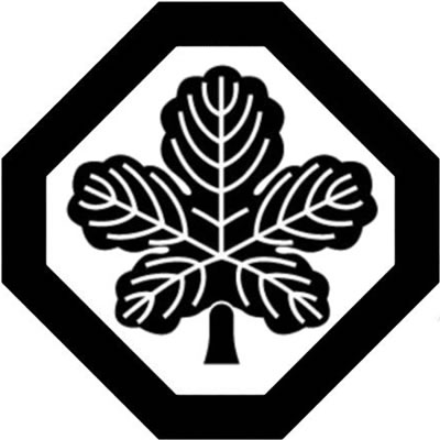 隅切り角に立ち梶の葉