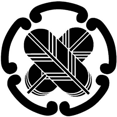 五つ鐶輪に右重ね足付き違い鷹の羽・五鐶輪に右重ね足付き違い鷹の羽・太鐶輪に右重ね足付き違い鷹の羽