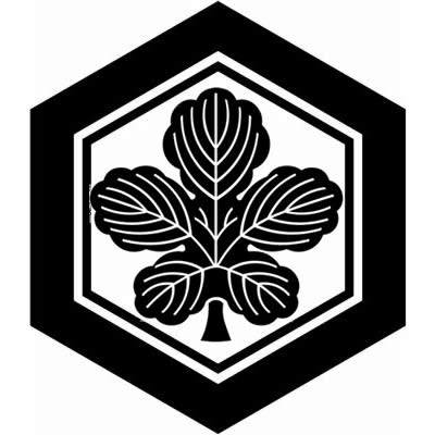 亀甲に立ち梶の葉