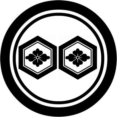 子持ち輪に並び亀甲に花菱