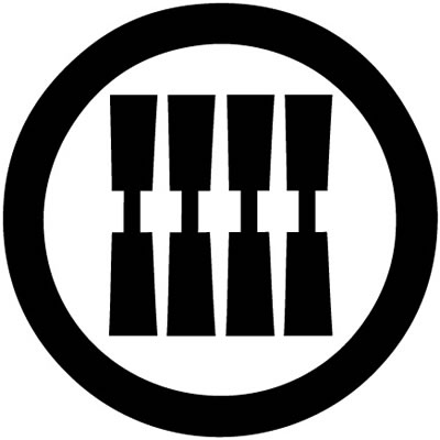 丸に四つ並び杵・丸に四本杵