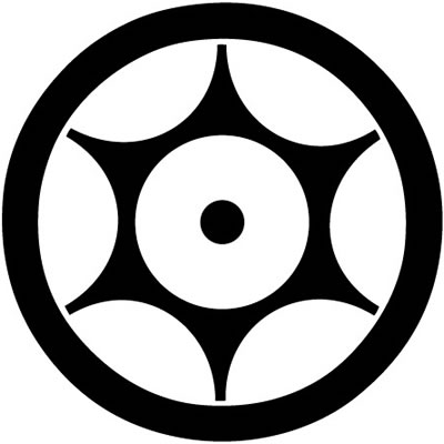 丸に芯抜き鞠挟み