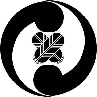 二つ巴に違い鷹の羽・左二つ巴に鷹の羽