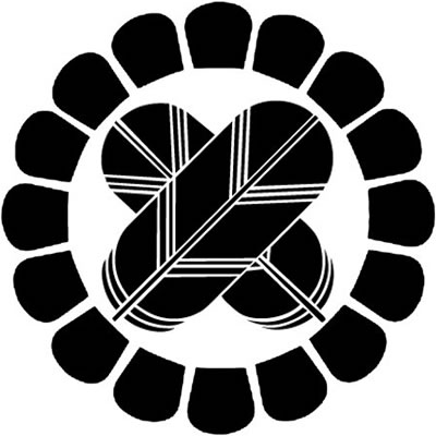 菊輪に違い鷹の羽