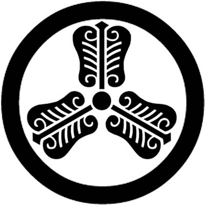 丸に三つ唐団扇