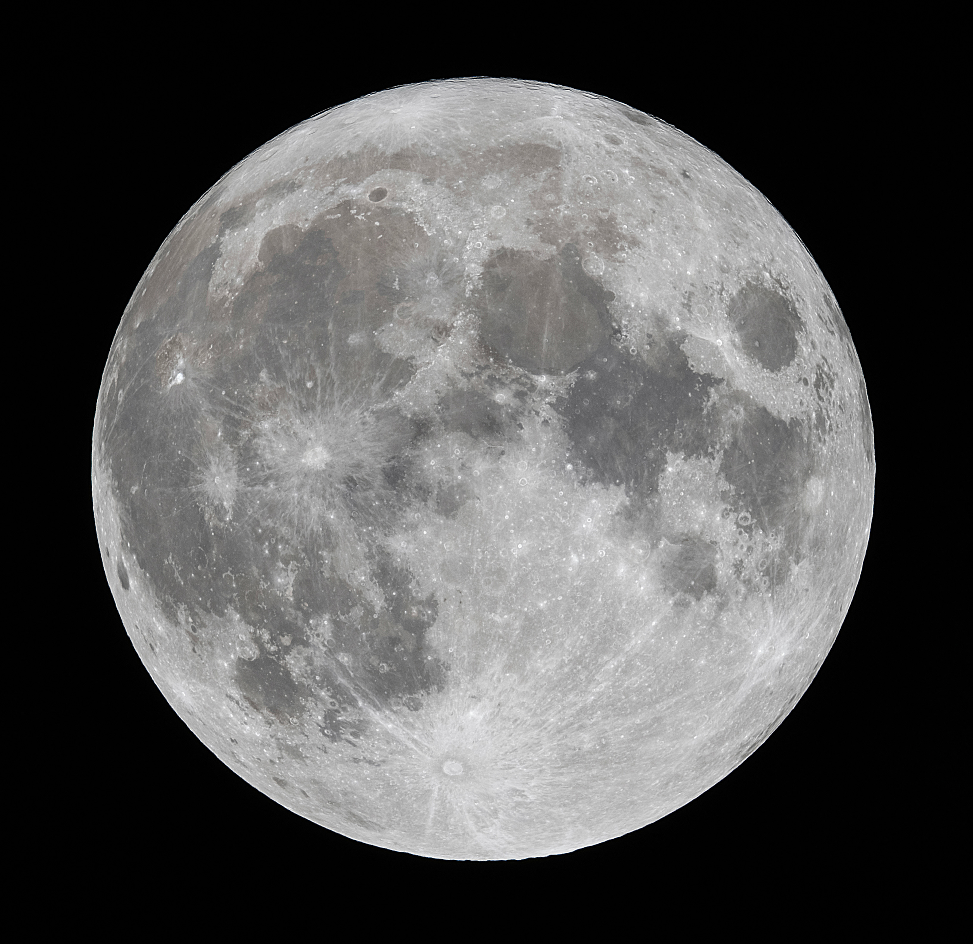 みんなの知識 ちょっと便利帳 国立天文台の写真で見る 満月 皆既月食